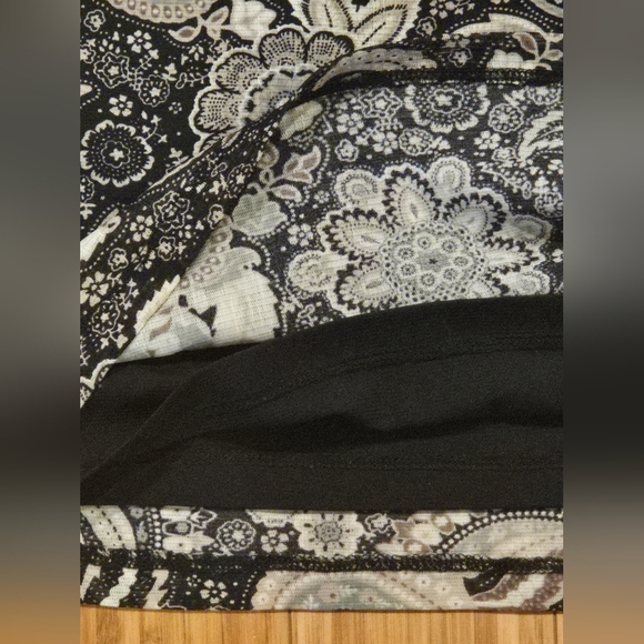 NWOT Croft & Barrow Blouse with V-Neck - Picture 7 of 9